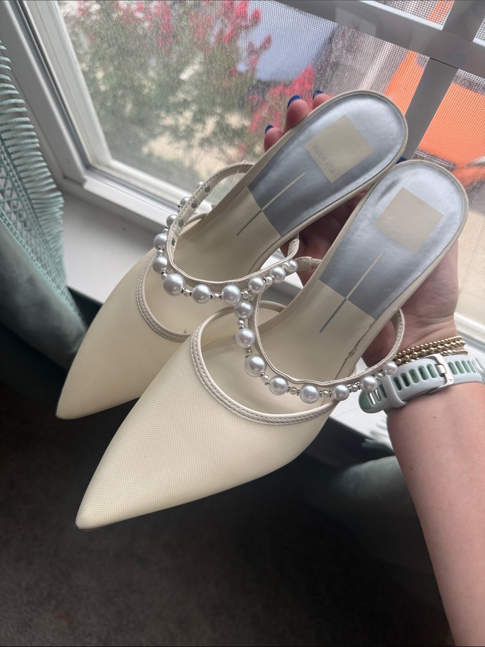 NWOT Dolce Vita Cream Pearl-Accent Pointed Toe Mesh Bridal Heels